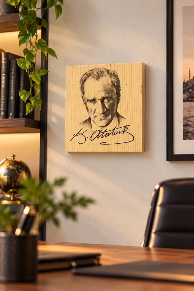 Atatürk Ahşap Tablo 12,5x12,5 cm – İmzalı Portre Masaüstü Duvar Dekoru Hediyelik